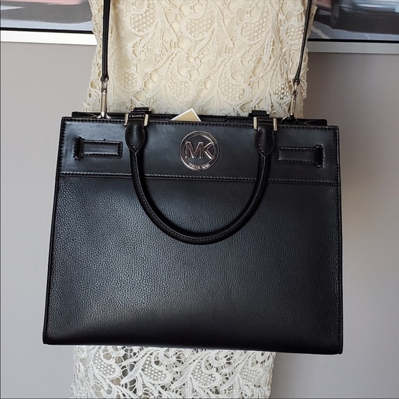 Ⓜ️SOLDⓂ️🎉2XHP🎉Michael Kors LARGE Leather satchel - Picture 3 of 11